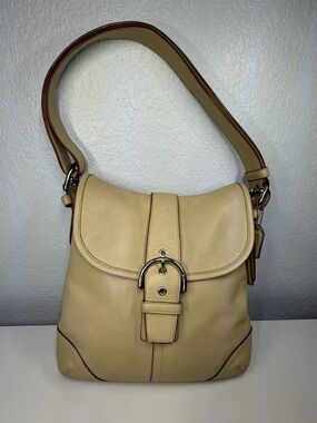 Vintage Coach Y2K Leather SoHo Shoulder Bag with Buckle Detail